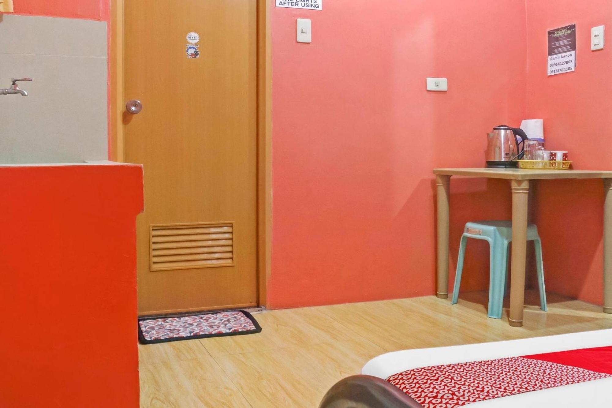 Hotel Solanos Transient House Pasay Esterno foto