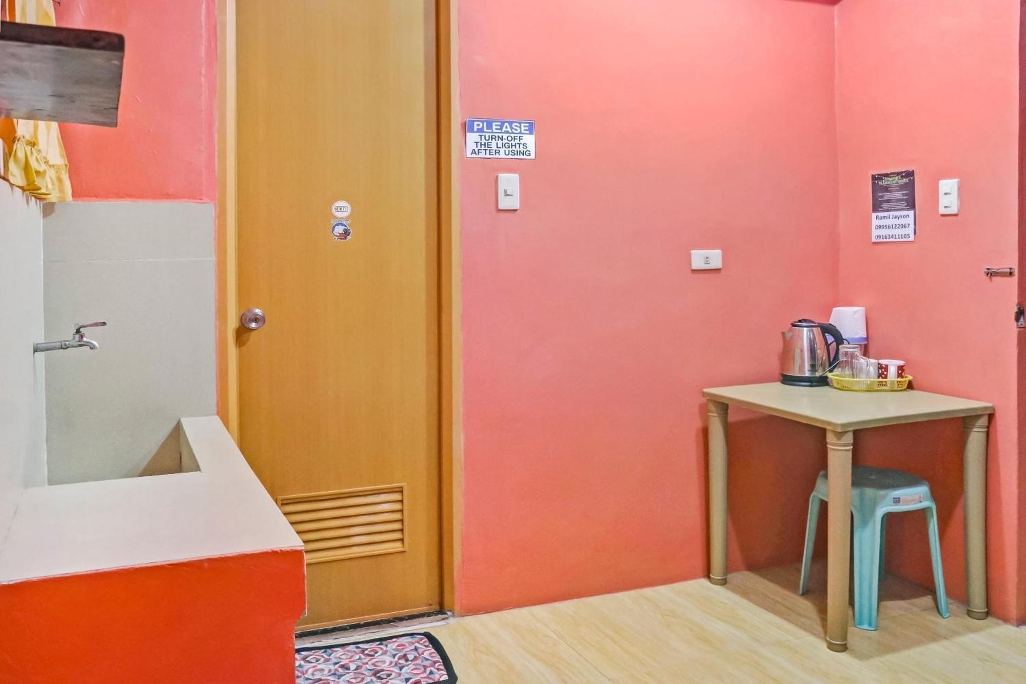 Hotel Solanos Transient House Pasay Esterno foto